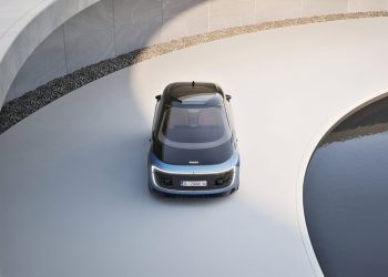 Are Consumers Ready for Autonomous Electric Vehicles? Exploring the Intersection of EVs and Self-Driving Technology!