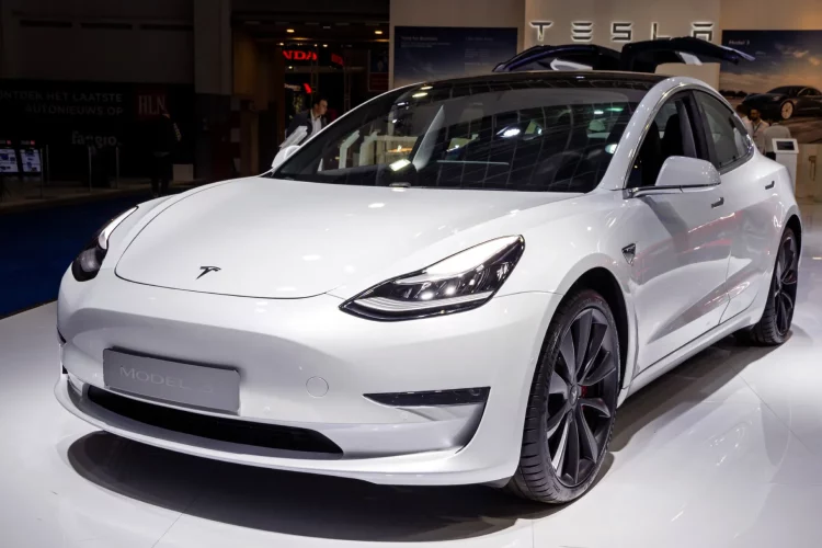 Do Electric Vehicles Really Make a Difference? Assessing Their Environmental Impact!