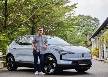 How Do Electric Vehicles Reduce Carbon Emissions on a Global Scale?