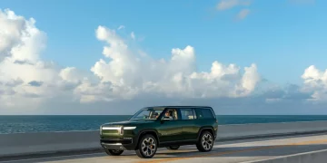 How Do Electric Vehicles Help Decrease Dependence on Fossil Fuels?