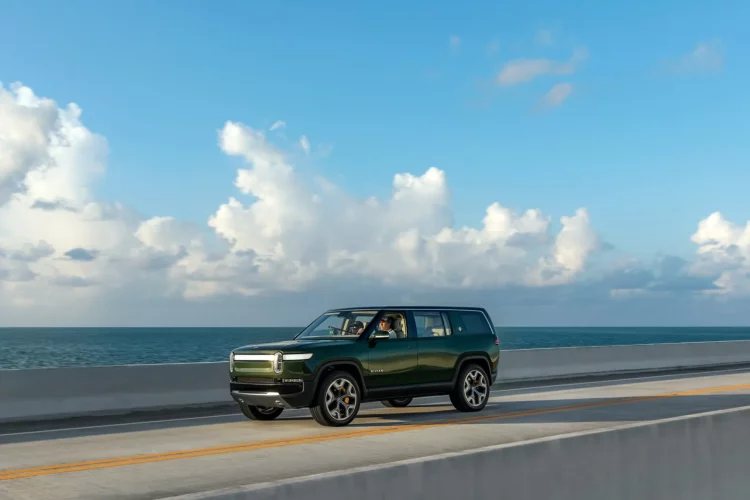 How Do Electric Vehicles Help Decrease Dependence on Fossil Fuels?