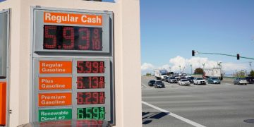 Can High Oil Prices Catalyze Electric Vehicle Sales, or Has the Market Already Reached Saturation?