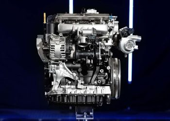 From Internal Combustion Engines to Electrification: How Traditional Automakers Are Navigating the Dual Pressures of Market Competition and Technological Innovation