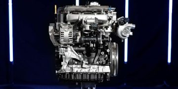 From Internal Combustion Engines to Electrification: How Traditional Automakers Are Navigating the Dual Pressures of Market Competition and Technological Innovation