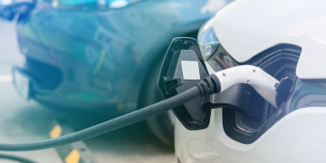 Fast Charging vs Wireless Charging: Which Charging Technology Will Lead the Future of Electric Vehicles?