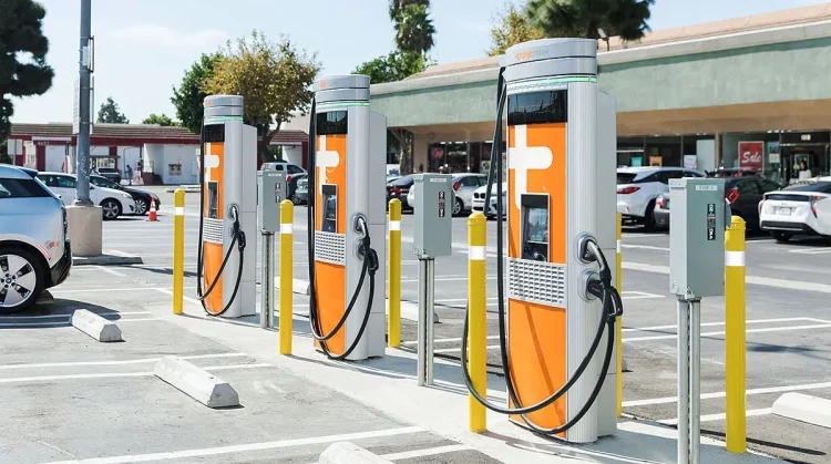 Can Innovative Solutions Overcome the Charging Infrastructure Deficit? What Will the Future of Electric Vehicle Charging Experience Look Like?